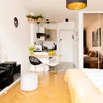 Piotrapartments - Central Warsaw - Walk Everywhere In Central Warsaw Apartment *
