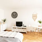 דירה Piotrapartments - Central Warsaw - Walk Everywhere In Central Warsaw ורשה
