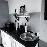 Piotrapartments - Central Warsaw - Walk Everywhere In Central Warsaw Apartment