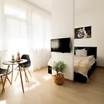 Piotrapartments - Central Warsaw - Walk Everywhere In Central Warsaw דירה *