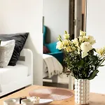 Piotrapartments - Central Warsaw - Walk Everywhere In Central Warsaw דירה ורשה