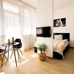 Appartement Piotrapartments - - Walk Everywhere In *