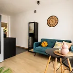 Piotrapartments - - Walk Everywhere In Appartement Warschau