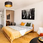 Piotrapartments - - Walk Everywhere In * Warschau