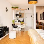 Appartement Piotrapartments - - Walk Everywhere In