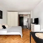 Appartement Piotrapartments - - Walk Everywhere In