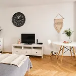 Piotrapartments - - Walk Everywhere In Warschau