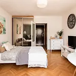 Appartement Piotrapartments - - Walk Everywhere In Warschau