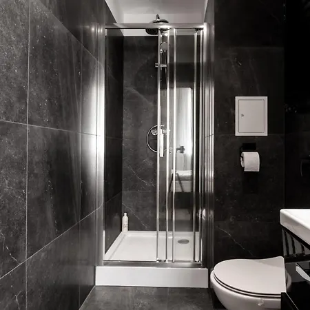 Piotrapartments - Big Life In *