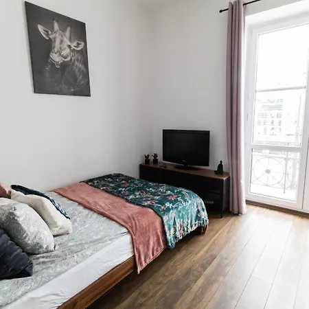 Piotrapartments - Big Life In Varsovia