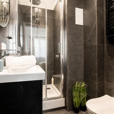 Piotrapartments - Central Warsaw - Walk Everywhere In Central Warsaw Apartment