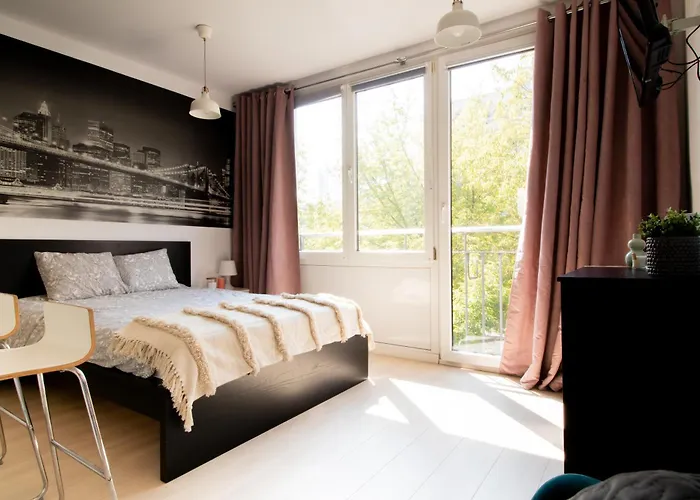 Piotrapartments - Big Life In