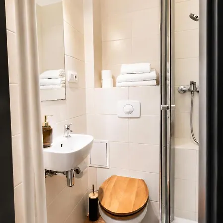 Piotrapartments - - Walk Everywhere In شقة وارسو