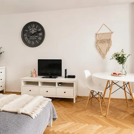 Piotrapartments - - Walk Everywhere In Varsavia